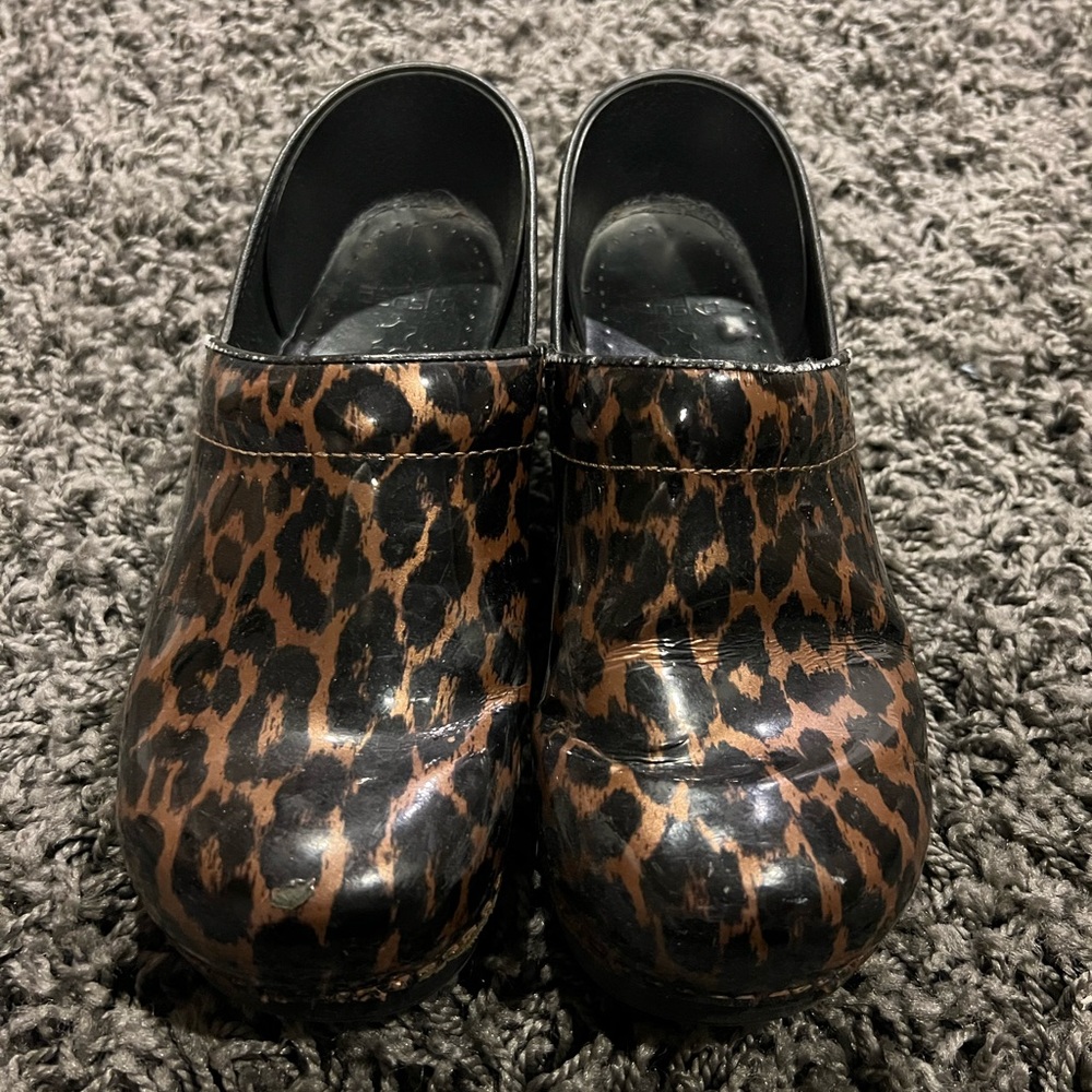 Leopard Dansko